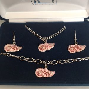 Rare vintage Peter David Red Wings Set. NIB